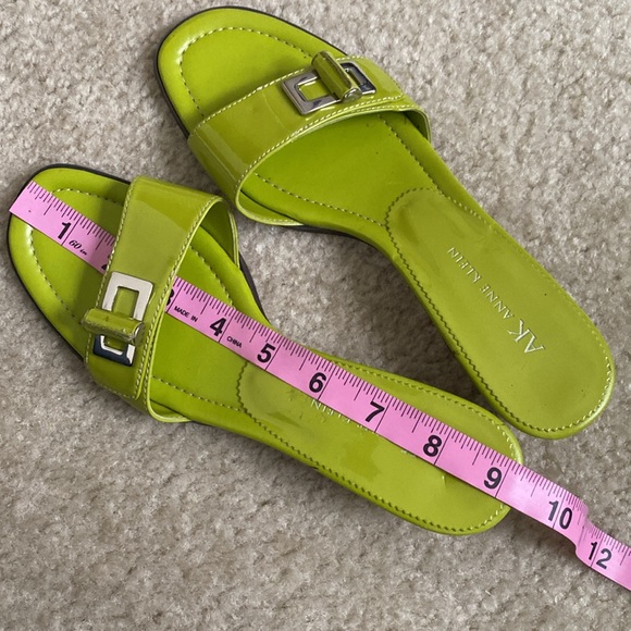 Anne Klein “Laurel” chartreuse green kitten heel sandals - Picture 7 of 9